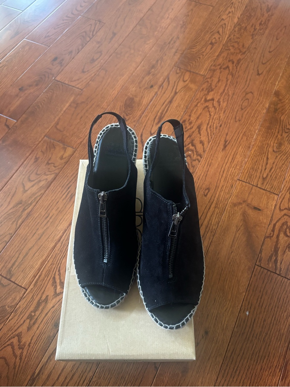 Andre Assous Black Shoe Box
